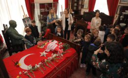 Atatürk Odası’na ziyaretçi akını