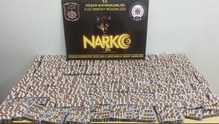 Çantada sentetik ecza ele geçirildi