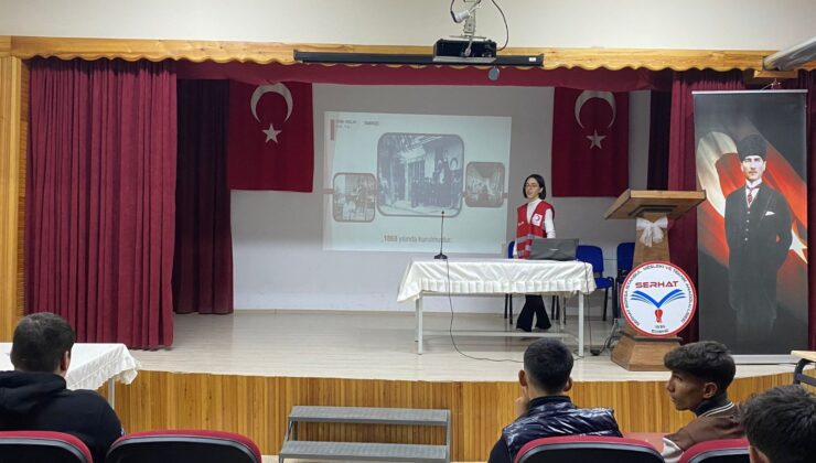 Genç Kızılay Edirne gönüllüleri liselerde