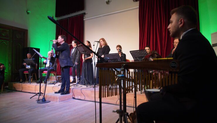 Atatürk’ün sevdiği şarkılar seslendirdi