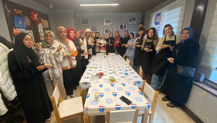Yabancı öğrenciler mis meyve sabunu yaptı