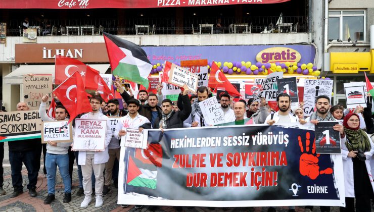 Tıp öğrencilerinden sessiz yürüyüş