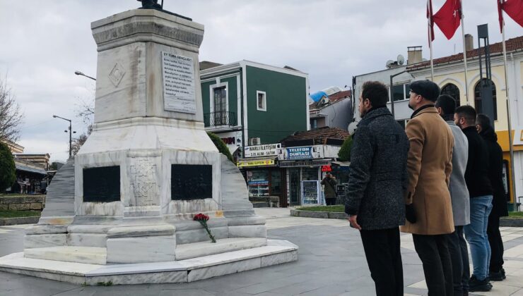 Zafer Partisi’nden şehitler için Saygı Duruşu 