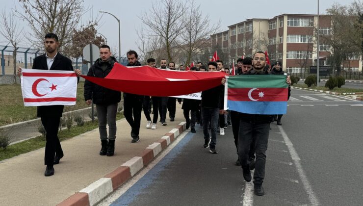 Öğrencilerden teröre lanet yürüyüşü