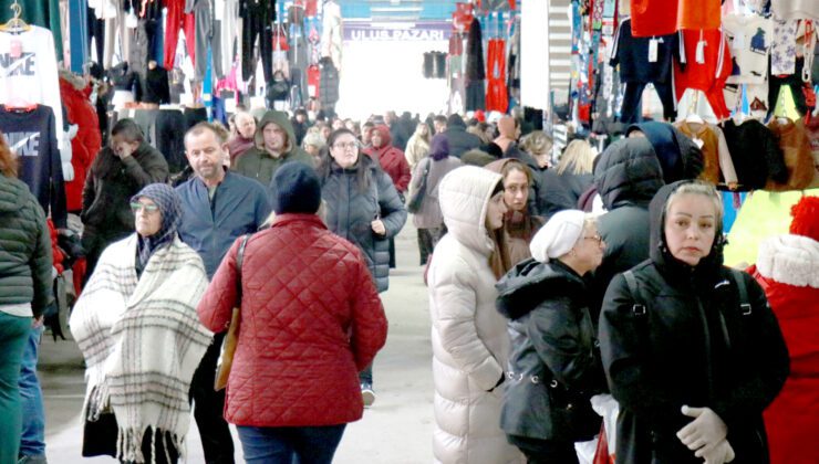 Ulus soğuk havaya rağmen doldu