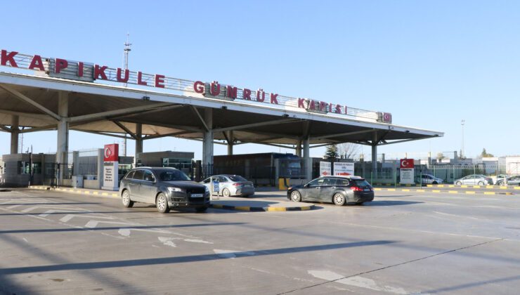 Gümrük kapılarından 15 milyon yolcu geçti