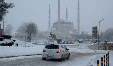 Balkanlardan kar geliyor!