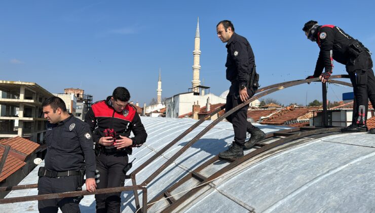 Alipaşa Çarşısı’nın aydınlatma camları kırıldı