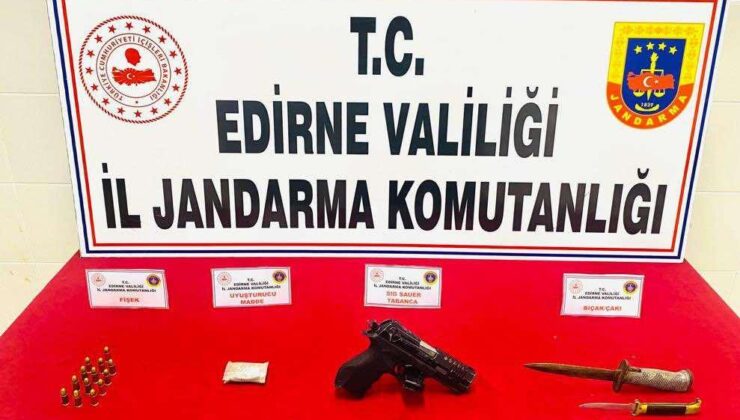 Kaçan araçtan uyuşturucu ve silah çıktı!