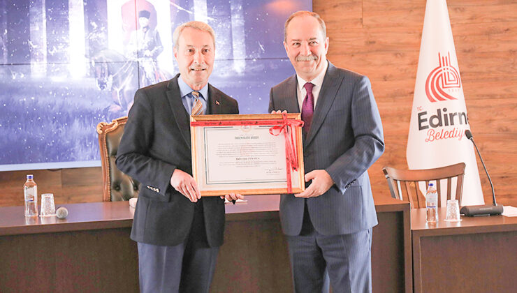 Dinar’a turizm elçisi beratı verildi