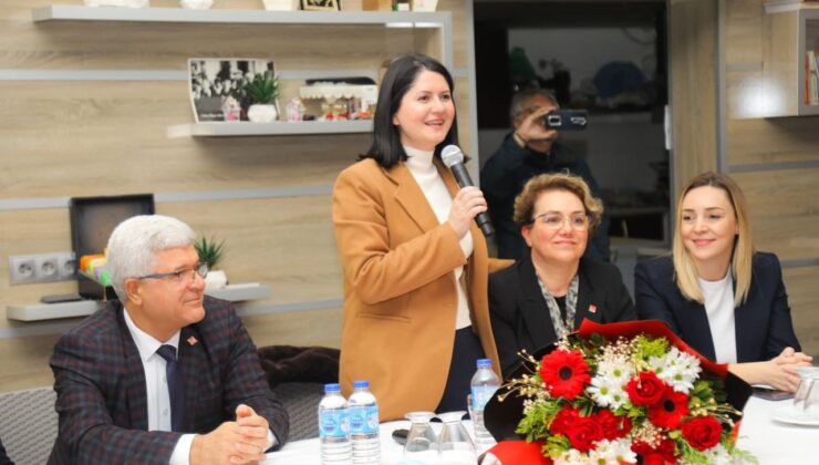 Halk buluşmasında gençlik yıllarına gitti