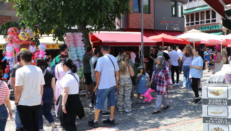 Esnaf bakkallardan ayran topladı