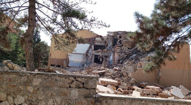 Mimar Sinan Ortaokulu yıkılıyor