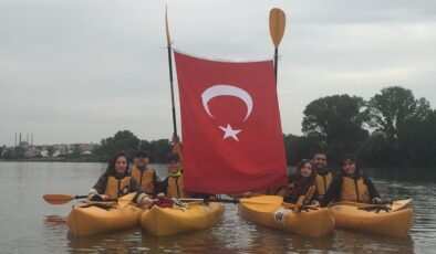 19 Mayıs’ı kürek çekerek kutladılar