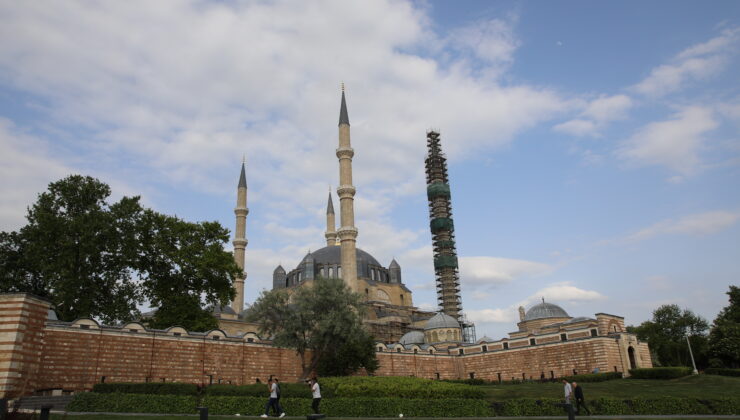 3 minarede restorasyon tamamlandı