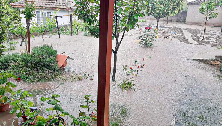Lalapaşa’da sevindiren yağmur