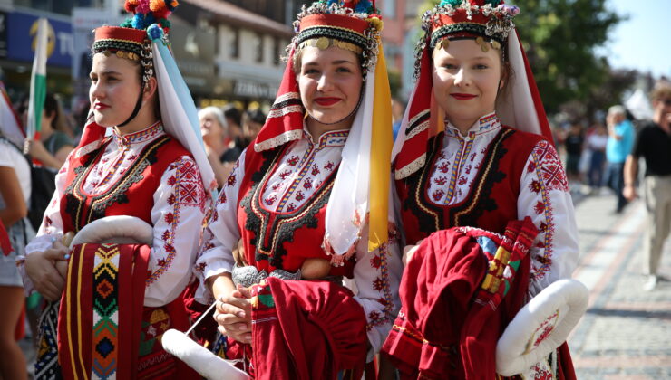 Folklor festivali büyük ilgi gördü