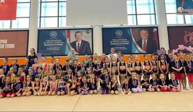 Cimnastikçilerden yıl sonu hatırası