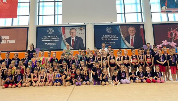 Cimnastikçilerden yıl sonu hatırası