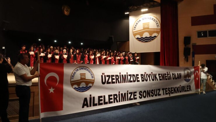 Öğrencilerden ailelerine pankartlı teşekkür