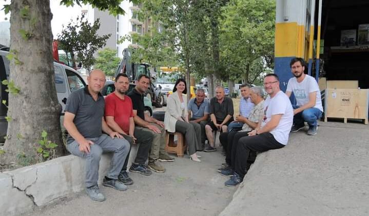 Sanayi sitesine sıcak asfalt