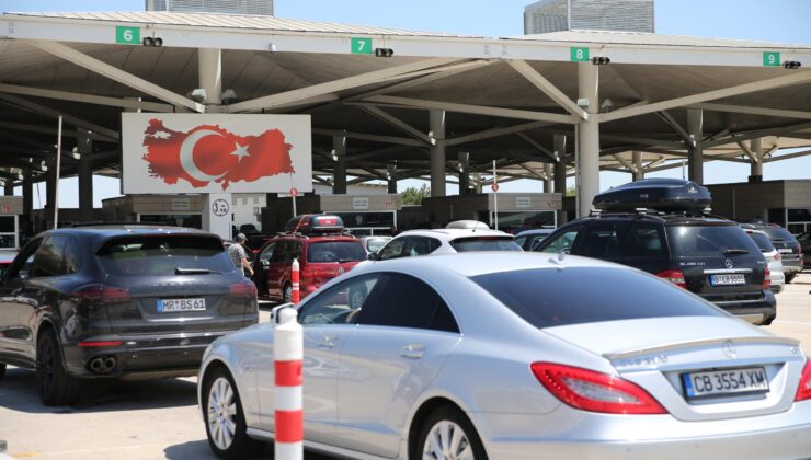 Kapıkule’de gurbetçi yoğunluğu yaşanıyor