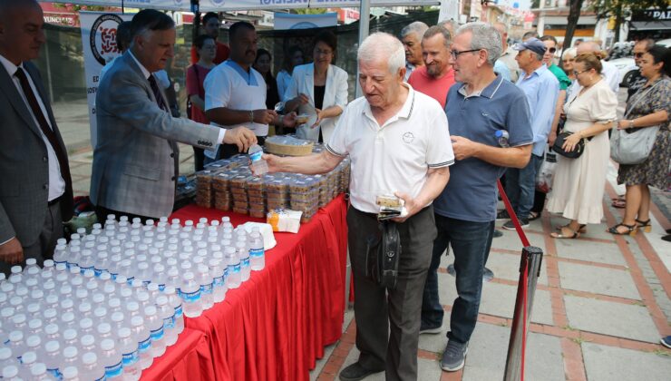 Valilikten aşure ikramı