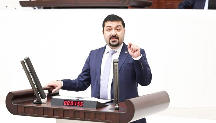  ‘Bağımsızlık yolunun büyük zaferi kutlu olsun’