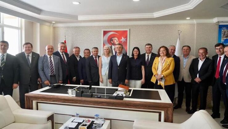 Akın, İl Belediye Başkanları Toplantısına katıldı