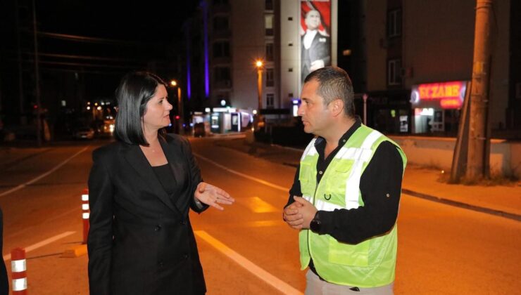 Belediye ekipleri gece gündüz çalışıyor