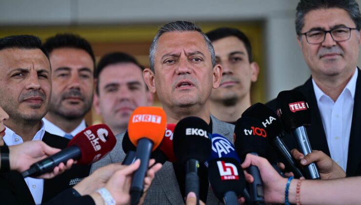 Özel, Ediz Ün için ne dedi?