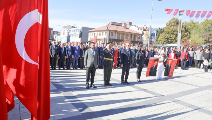 29 Ekim Atatürk Anıtı’nda kutlandı