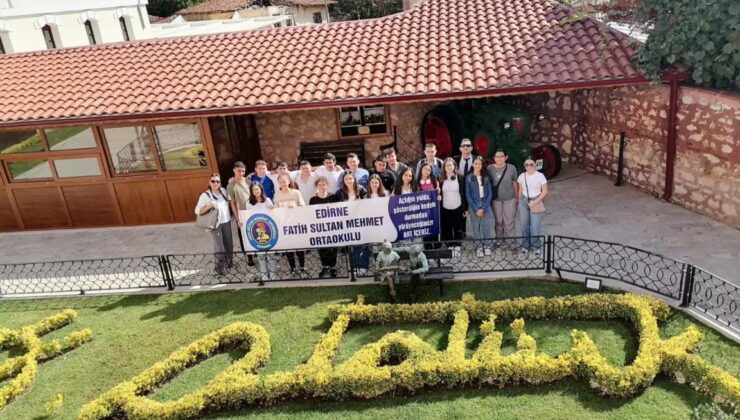 FSM öğrencilerinden Atatürk Evi’ne ziyaret