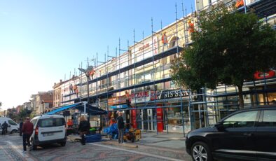 Saraçlar Caddesi yeni yüzüne kavuşuyor