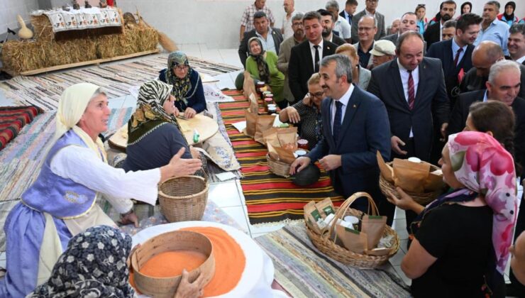 Üretici kadınlarla sohbet etti