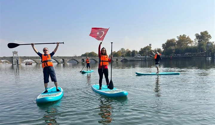 Meriç Nehri’nde şimdi de sörf