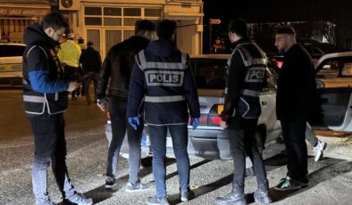 Polis ekiplerinden asayiş ve trafik denetimi