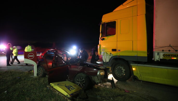 TIR’la çarpışan otomobilin sürücüsü öldü