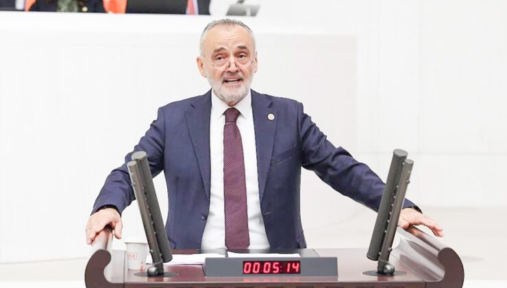 Akalın kürsüden seslendi