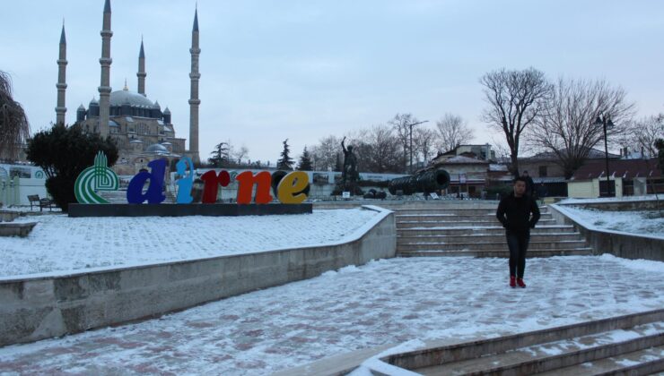 Kar geliyor