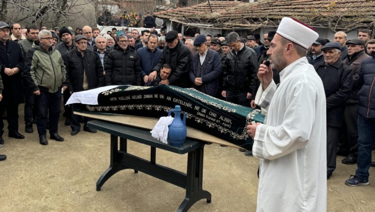 Yanarak ölen genç toprağa verildi