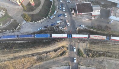 Tren arızası ulaşımı durdurdu