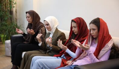 Şehit ailesini ziyaret etti