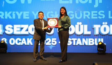 Başkan Gencan Akın’a teşekkür plaketi