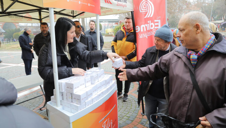 Belediyeden kandil simidi ikramı