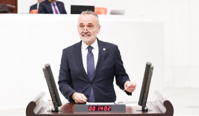 Yasa teklifine tepki gösterdi