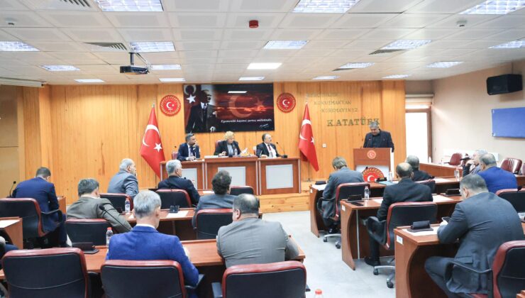 Yeni yılda sıcak asfalta devam