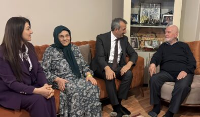 63 yıldır aynı yastığa baş koyuyorlar