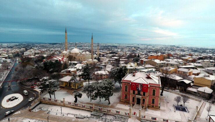 Edirne kar altında görüntülendi