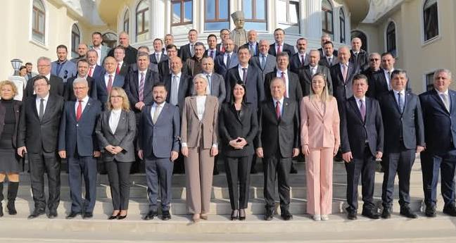 CHP’li Başkanlardan İmamoğlu’na çağrı